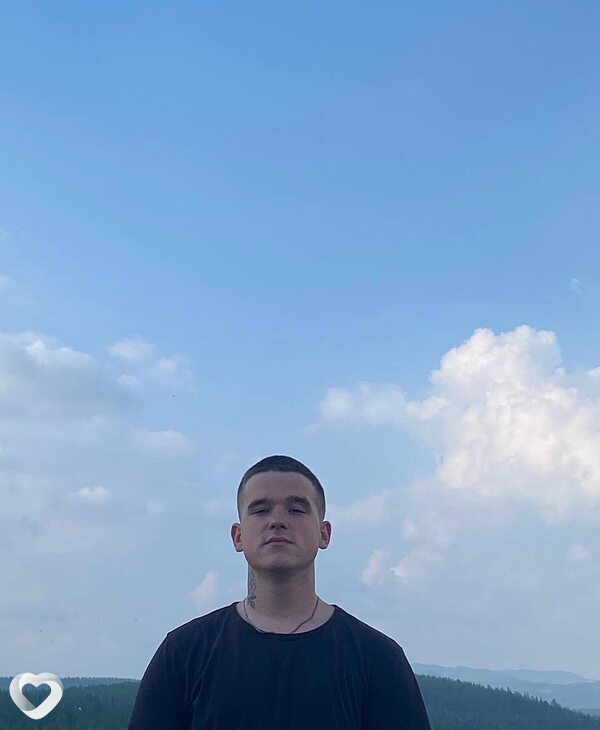 Артем, 21, Москве — анкета №2876174
