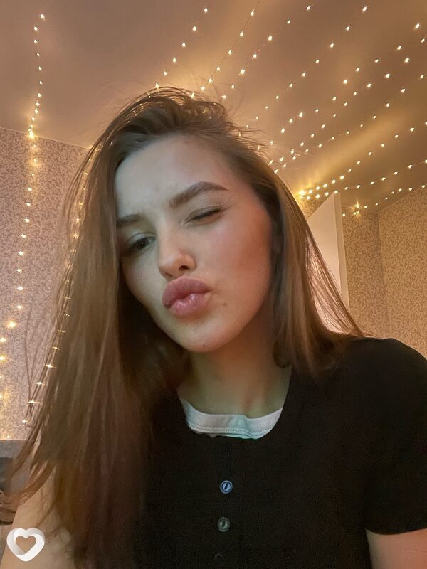 Ксения, 19, Череповце — анкета №2876659