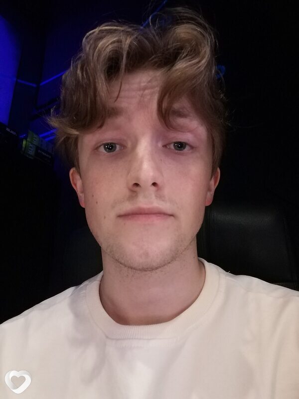 Максим, 23, Белгороде — анкета №2877399