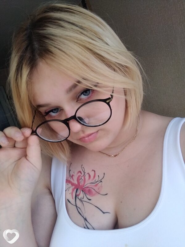 Аделина, 23, Барнауле — анкета №2877511