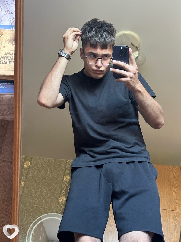 Глеб, 22, Минске — анкета №2877676