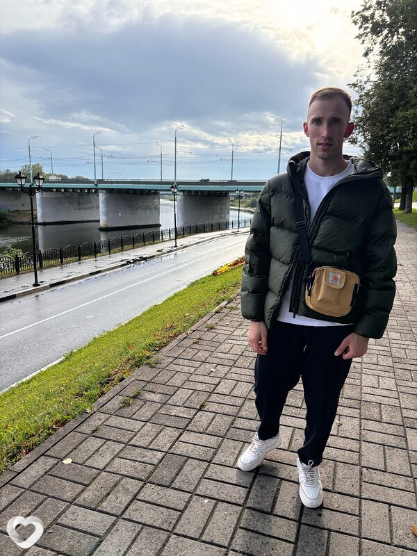 Олег, 24, Ярославле — анкета №2878403