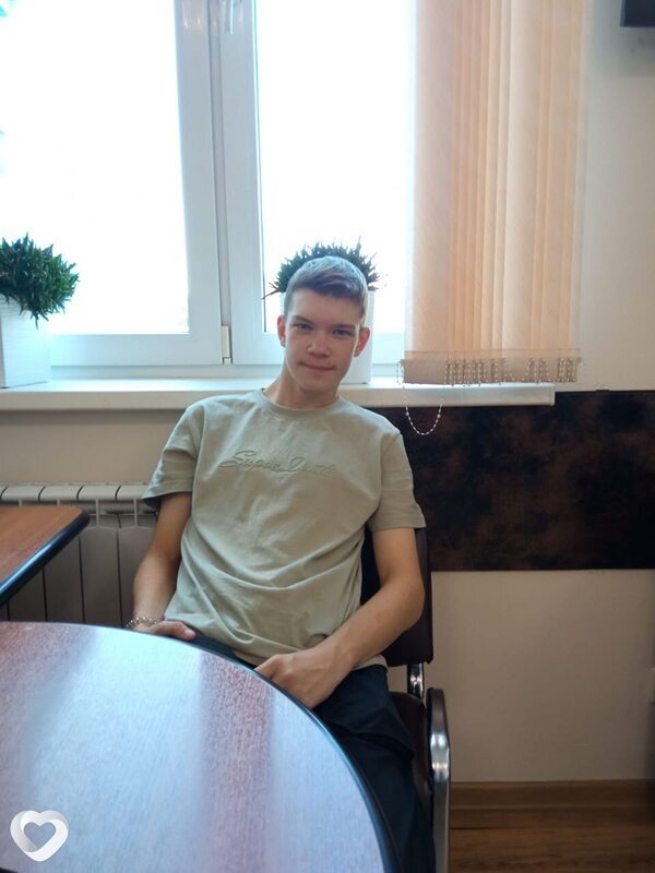 Тёма, 19, Ханты-Мансийске — анкета №2878490