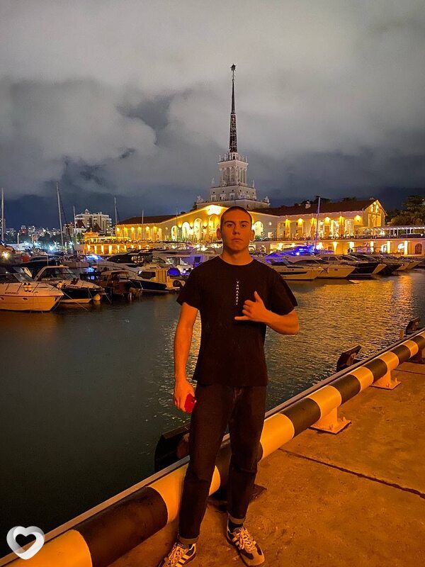 Роман, 21, Анапе — анкета №2878765