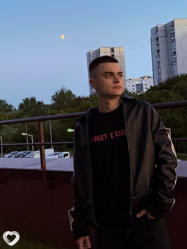 Денис, 24, Москве — анкета №2879599