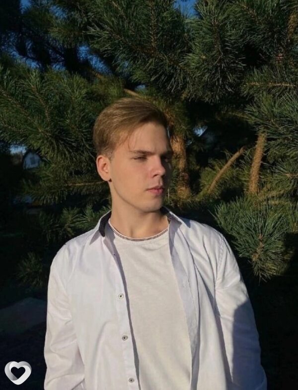Толя, 22, Димитровграде — анкета №2880141