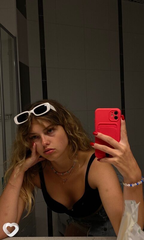 Карина, 26, Абакане — анкета №2880499