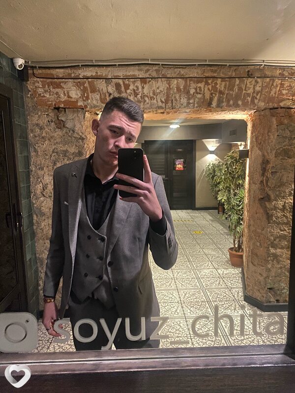 Артём, 20, Чите — анкета №2881121