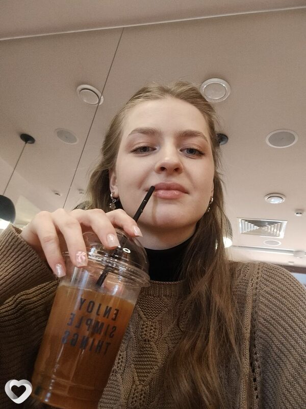 Василиса, 20, Екатеринбурге — анкета №2881528