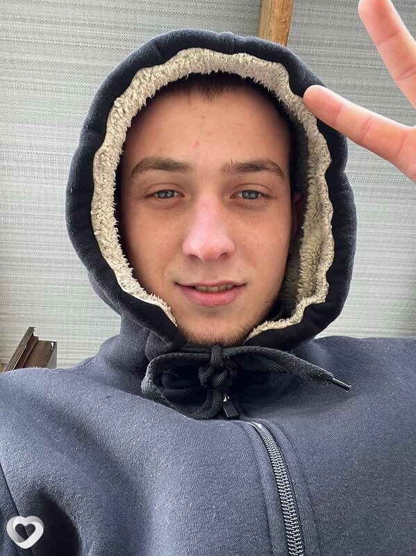 Иван, 23, Рыльске — анкета №2882270