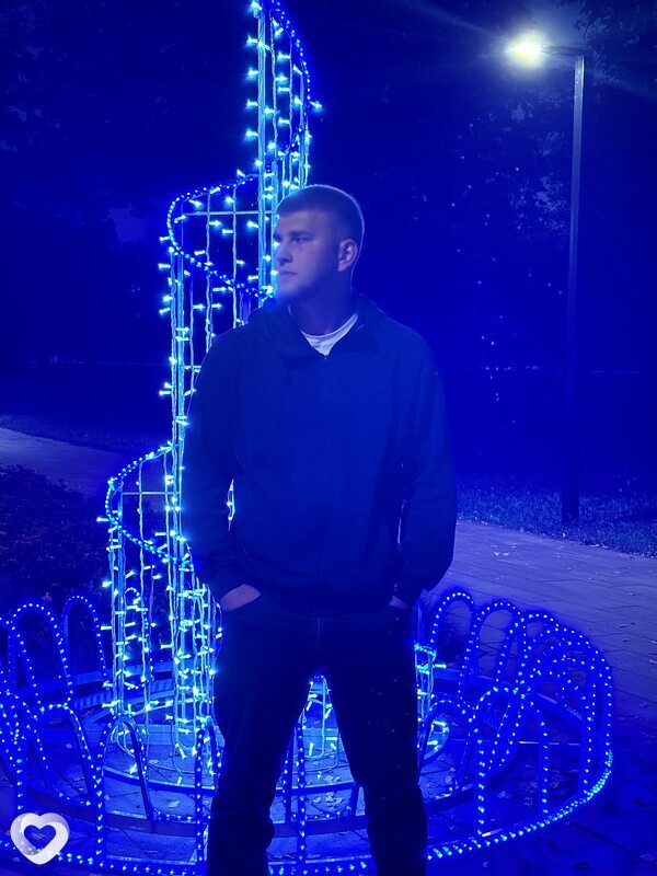 Михаил, 23, Ливнах — анкета №2882698