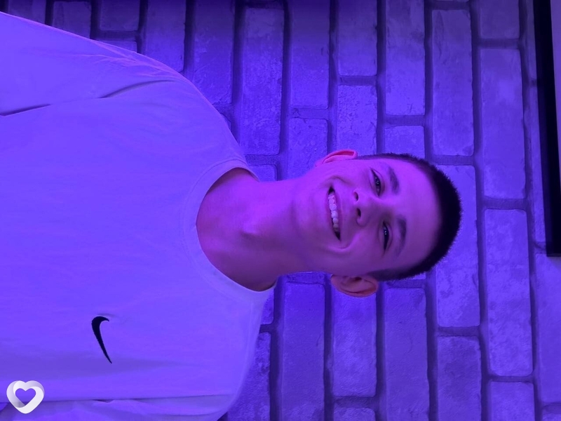 Евгений, 21, Новороссийске — анкета №2883624