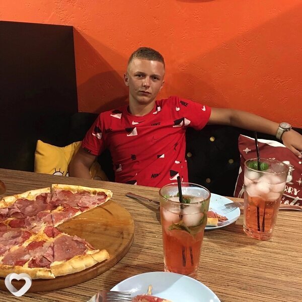 Дмитрий, 21, Краснодаре — анкета №2883979