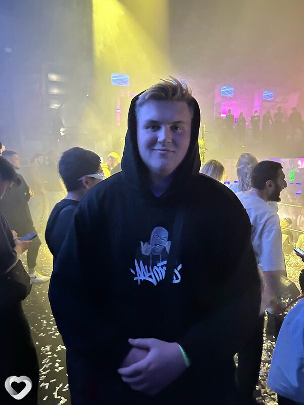 Евгений, 19, Москве — анкета №2884232