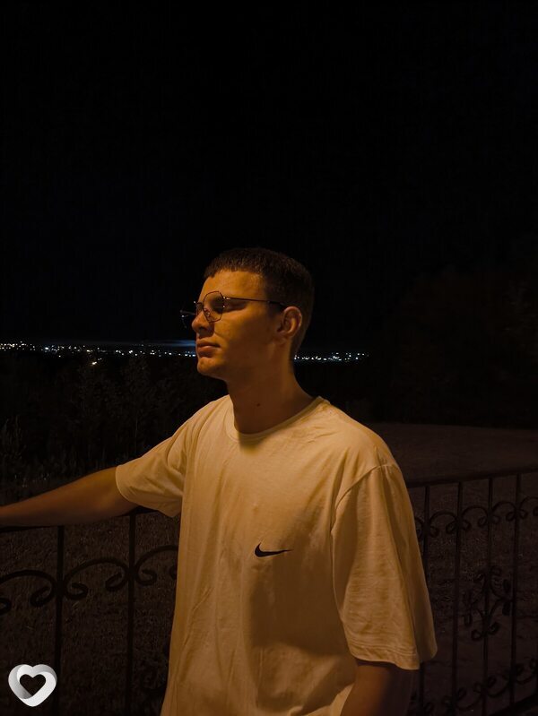 Максим, 22, Белгороде — анкета №2884820