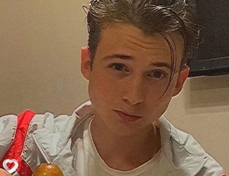 Александр, 19, Уссурийске — анкета №2885230
