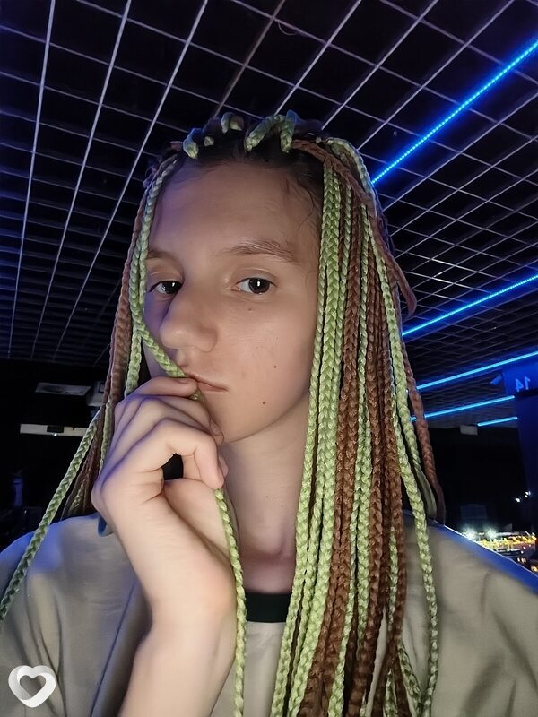 Вика, 19, Барнауле — анкета №2885866