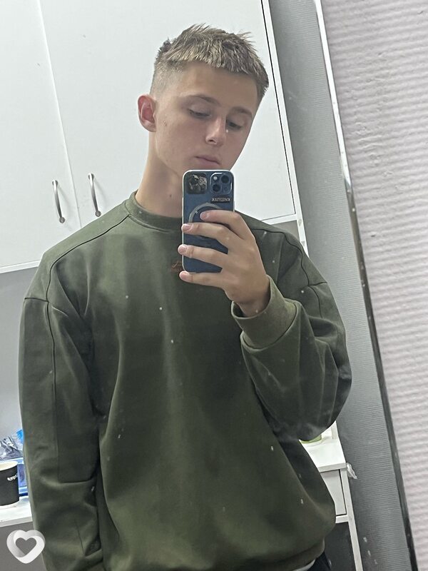 Артём, 20, Иванове — анкета №2886166