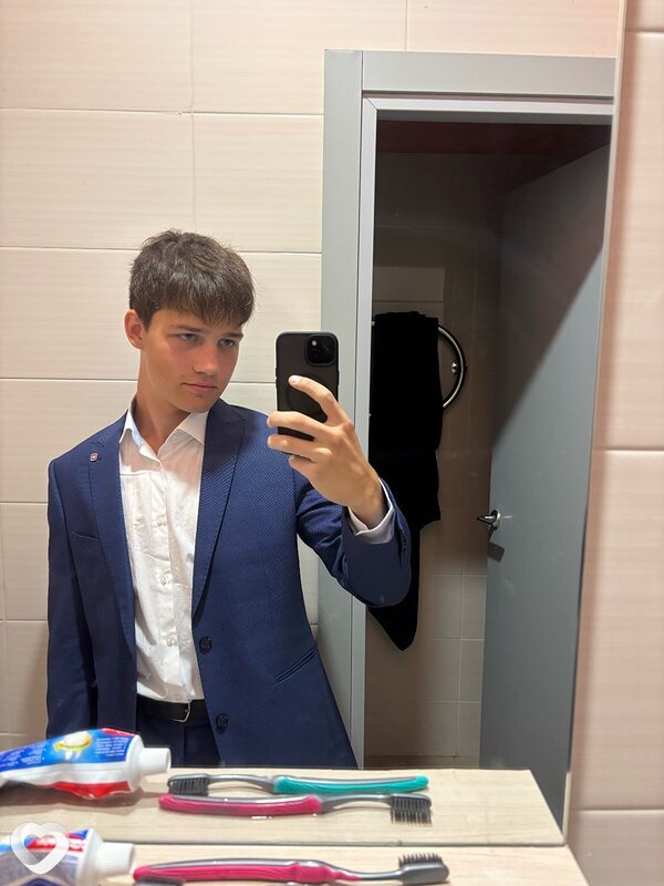 Дима, 18, Москве — анкета №2887135