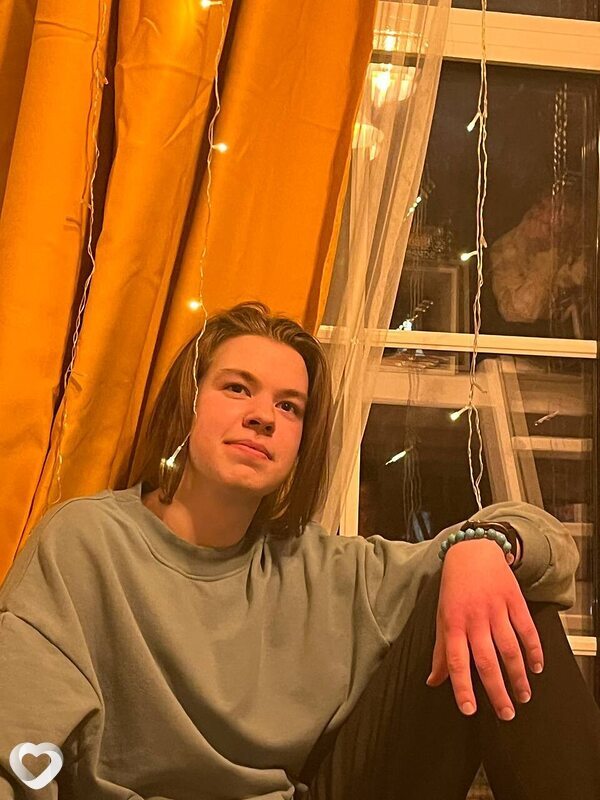Артём, 21, Москве — анкета №2887654