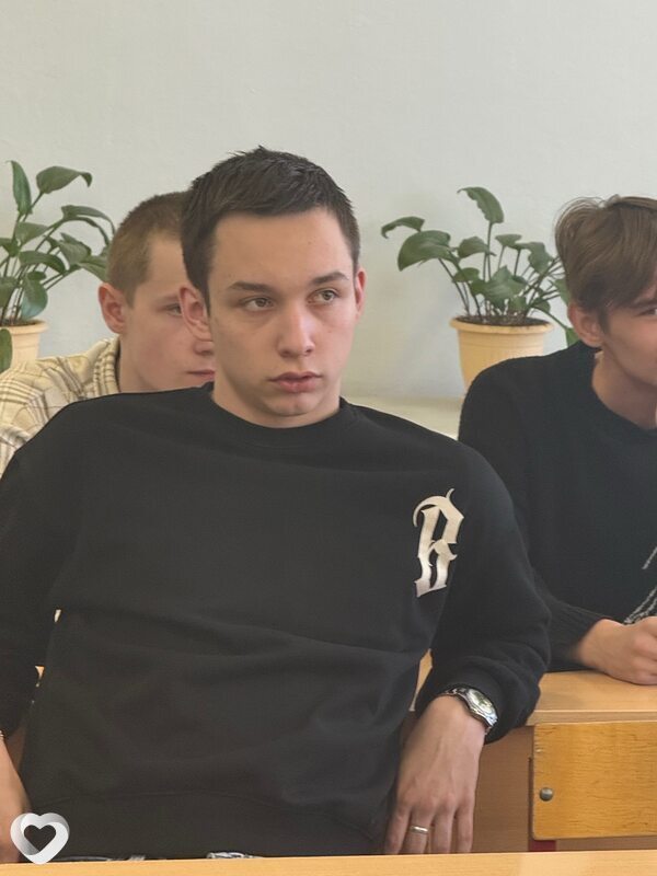Максим, 18, Котласе — анкета №2887736