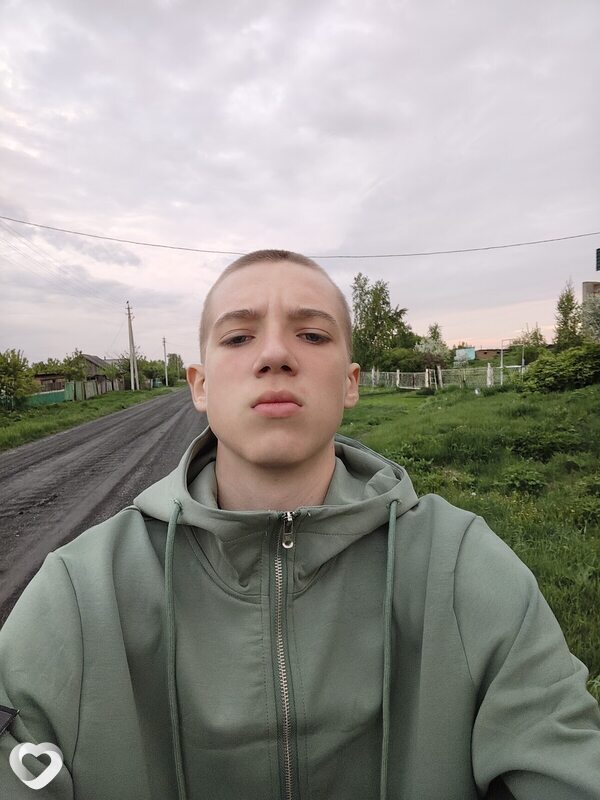 Даниил, 20, Омске — анкета №2888077