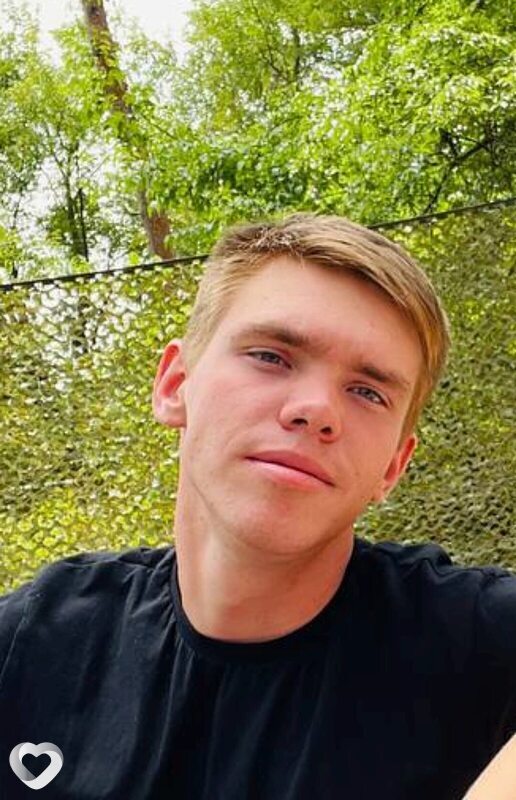 Евгений, 21, Армавире — анкета №2888561