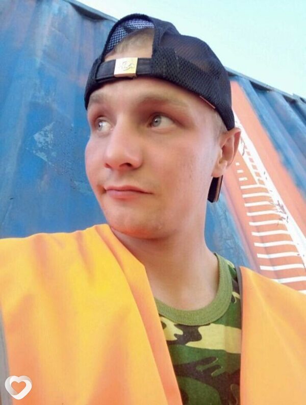 Александр, 30, Артеме — анкета №2888580