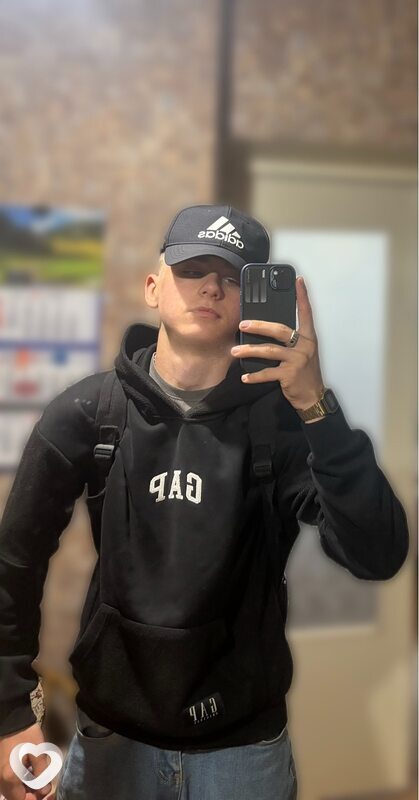 Павел, 19, Красноярске — анкета №2890455