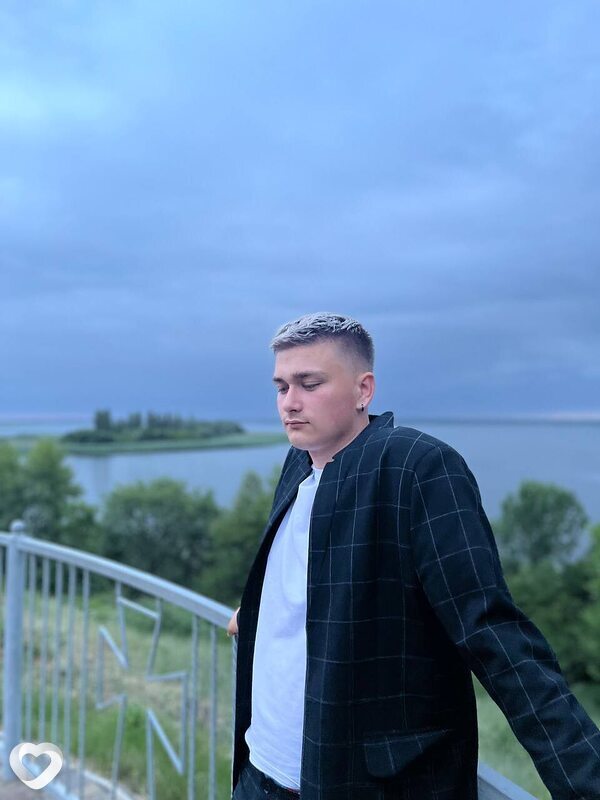 Дан, 19, Киеве — анкета №2890657