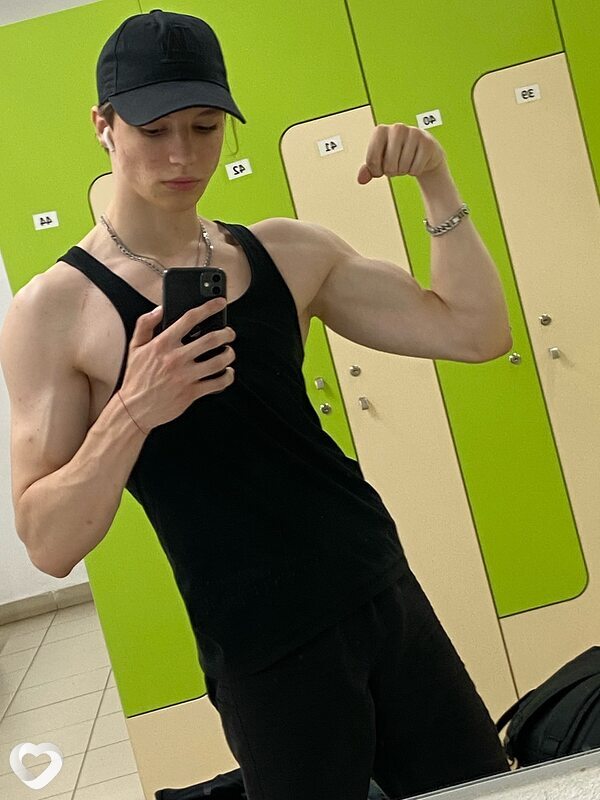 Дмитрий, 20, Екатеринбурге — анкета №2891683