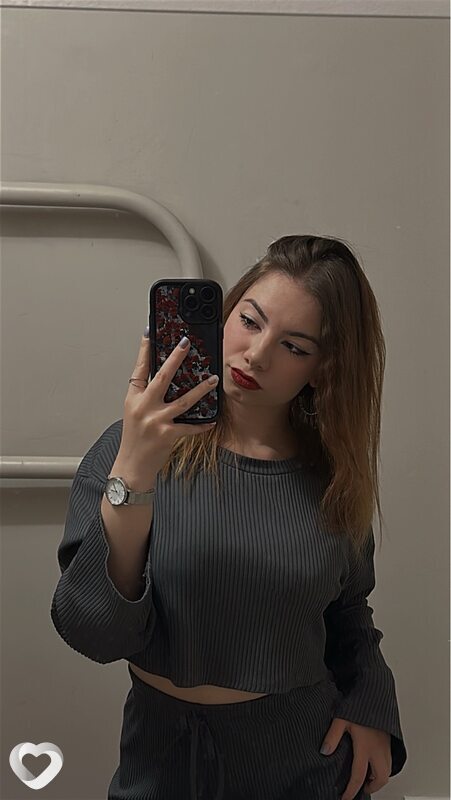 Карина, 22, Гомеле — анкета №2891877