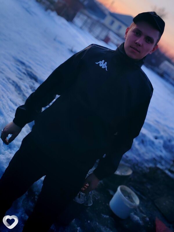 Александр, 27, Ханты-Мансийске — анкета №2892157
