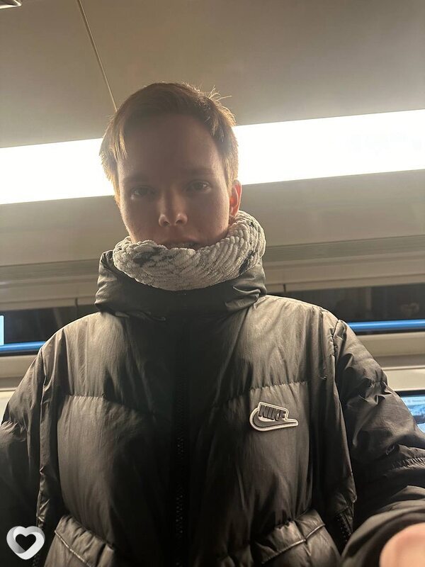Максим, 21, Москве — анкета №2893089