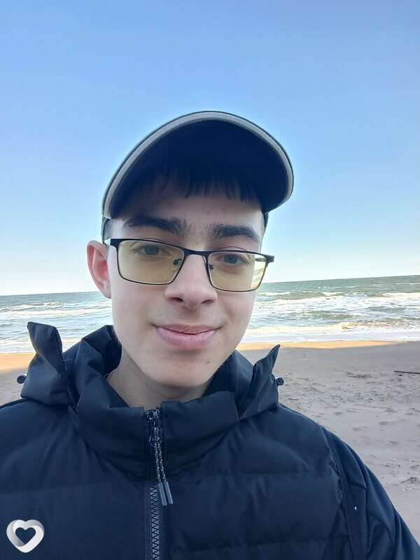 Антон, 19, Краснодаре — анкета №2895568