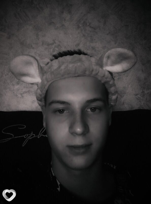 Иван, 22, Харцызске — анкета №2895834