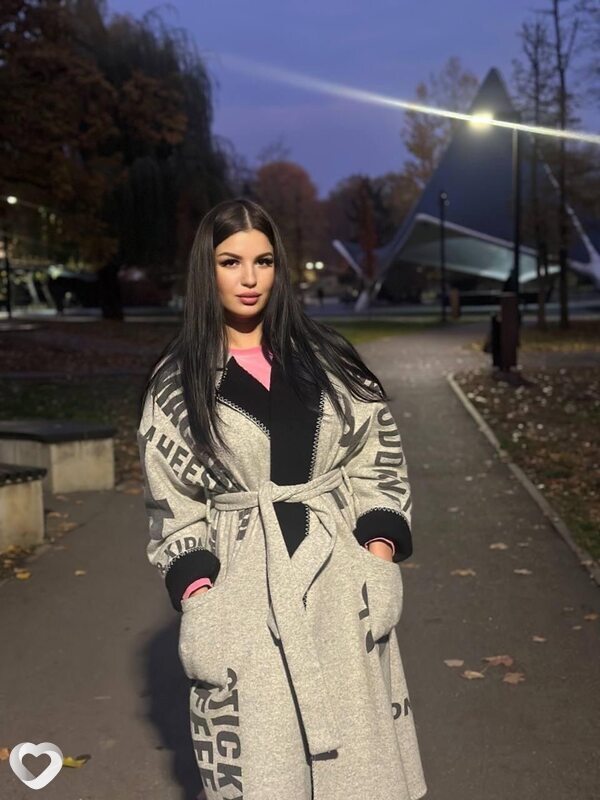 Вика, 21, Харькове — анкета №2897519