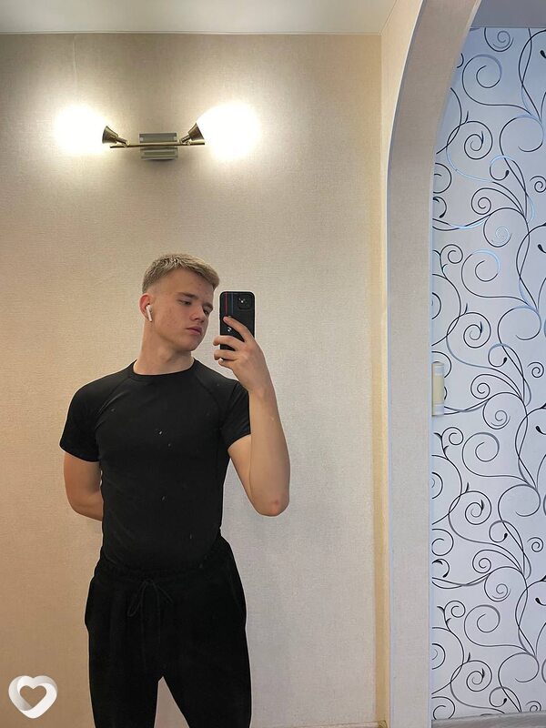 Иван, 18, Новосибирске — анкета №2897715