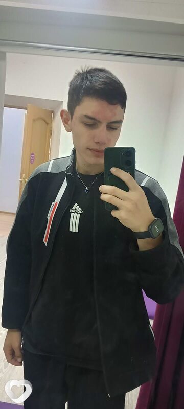 Роман, 21, Томске — анкета №2898143