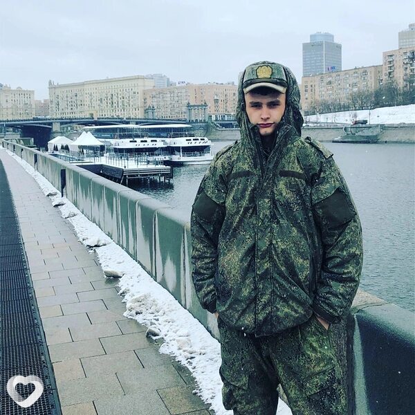 Даня, 23, Бердянске — анкета №2898435