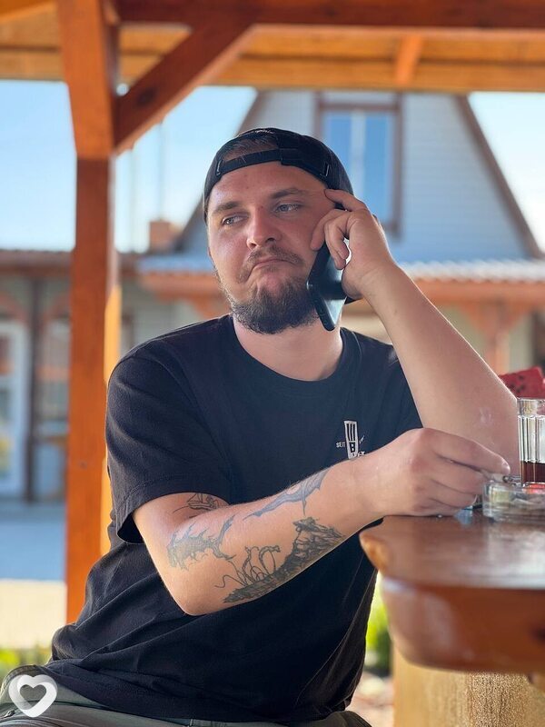 Артём, 29, Калинковичах — анкета №2899387