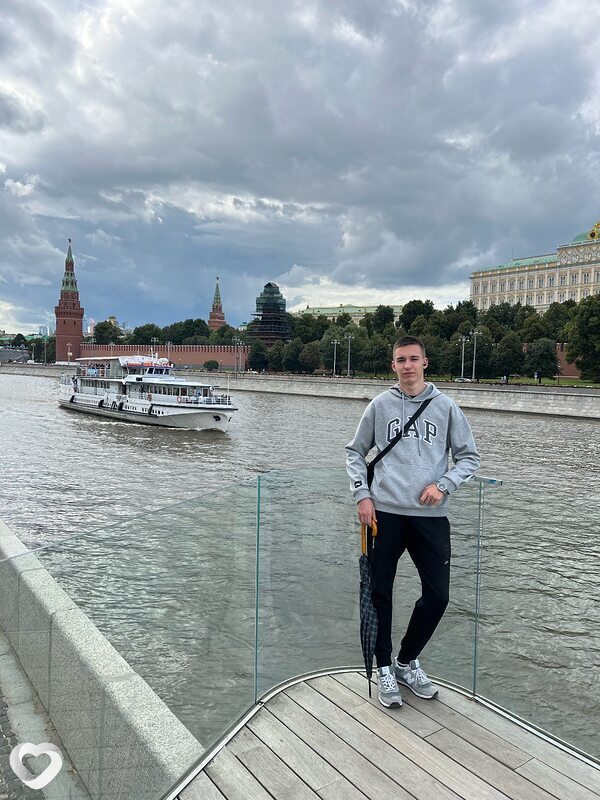 Дмитрий, 18, Москве — анкета №2899396