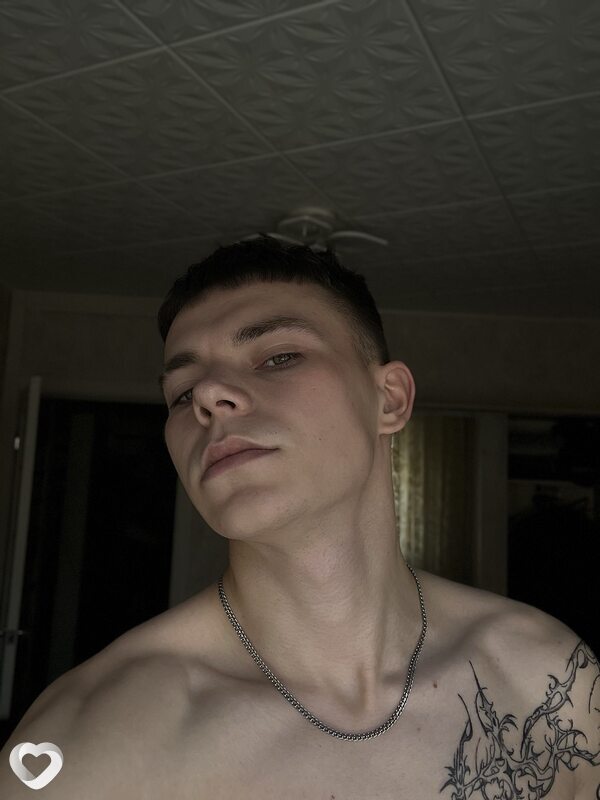 Женя, 21, Солигорске — анкета №2899759