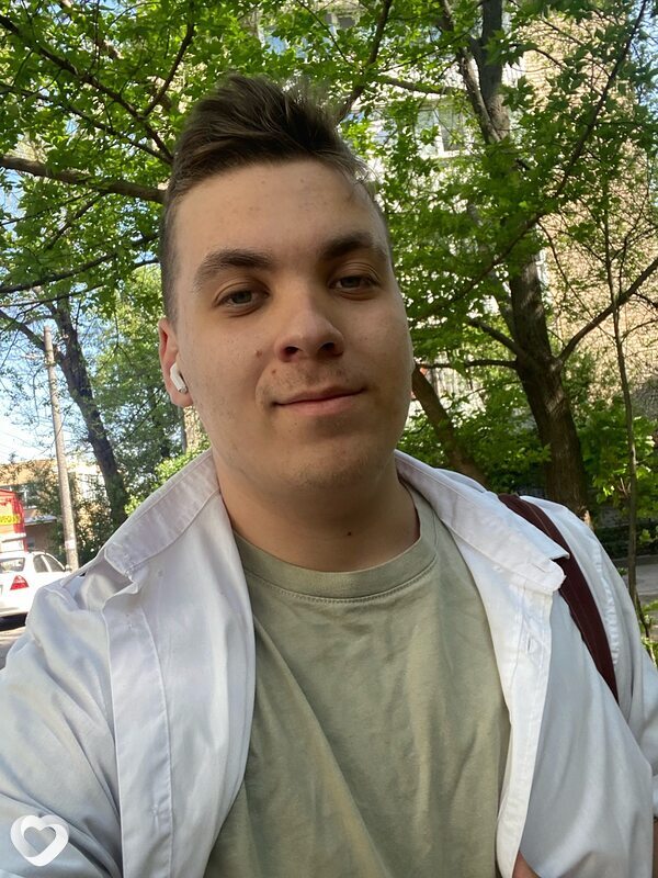 Максим, 22, Ейске — анкета №2900871