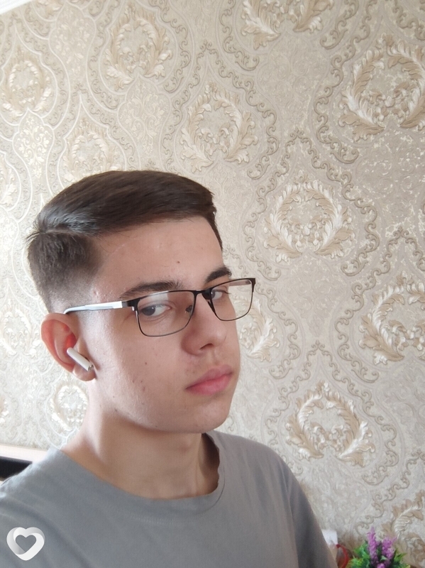 Виталий, 19, Ростове-на-Дону — анкета №2901440