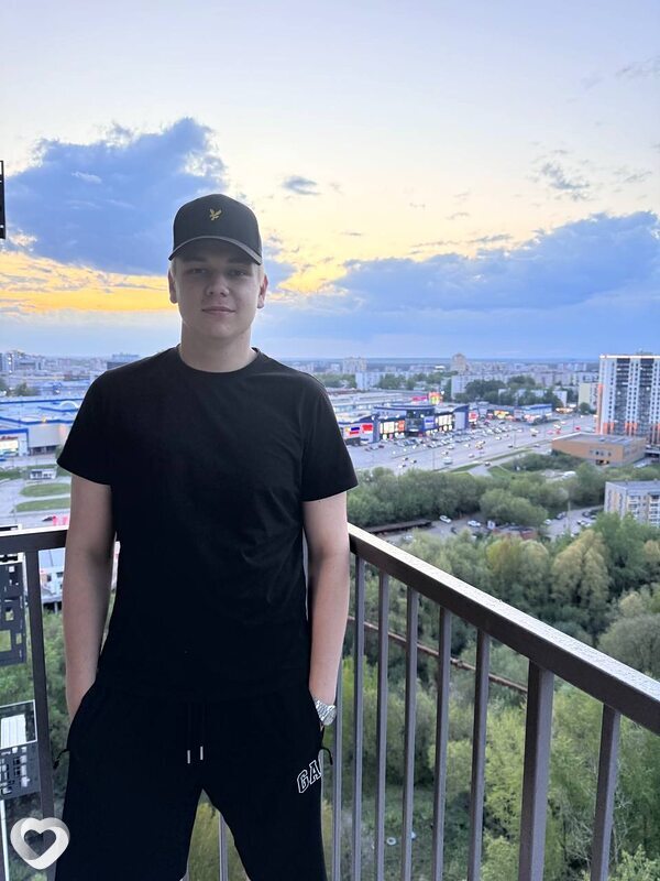 Никита, 19, Димитровграде — анкета №2903146
