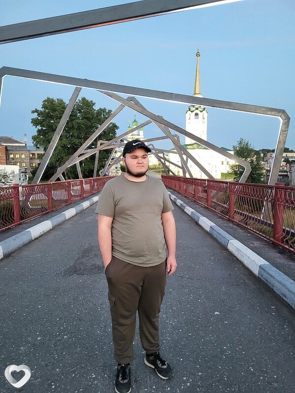 Максим, 21, Энгельсе — анкета №2903766