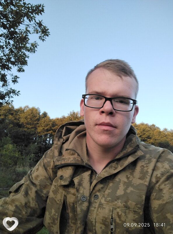 Антон, 19, Калуге — анкета №2904036