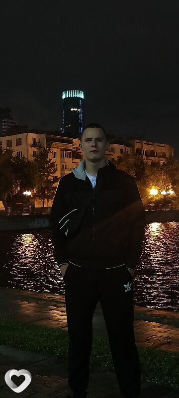 Дмитрий, 20, Екатеринбурге — анкета №2904524