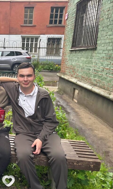 Влад, 19, Москве — анкета №2904952